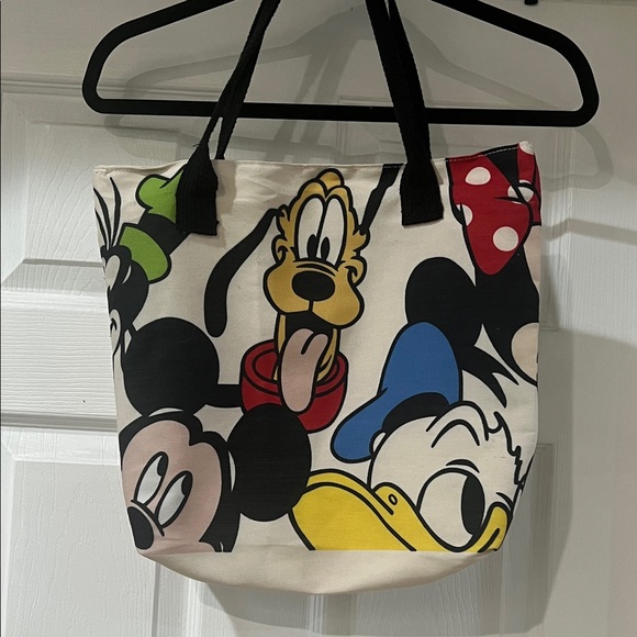 🌺50% OFF ALL BUNDLES!!🌺
Disney Character Print Tote Bag - Black and White - Picture 1 of 3